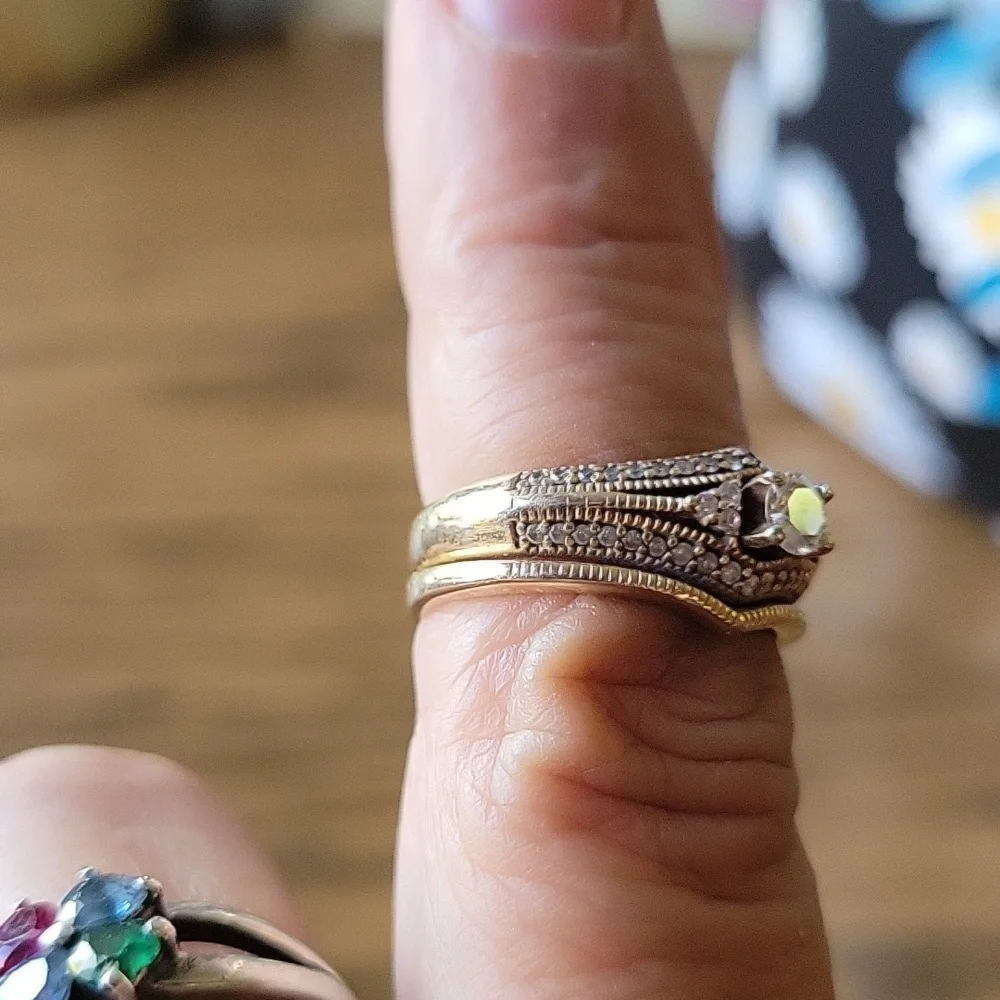 Ring - Picture 3 of 3